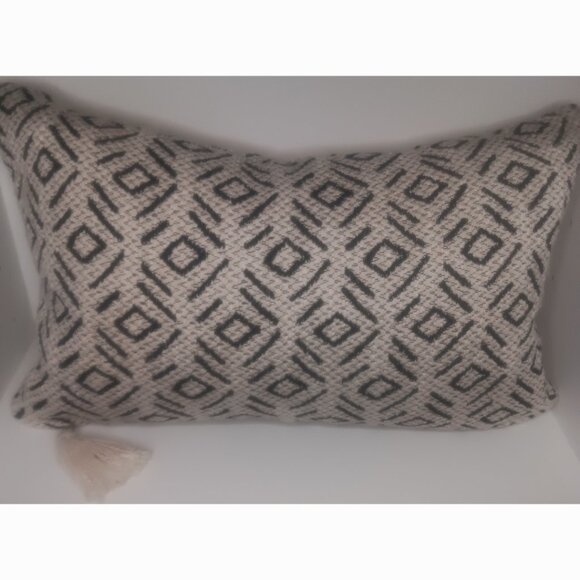 DKNY DECORATIVE PILLOW - Picture 10 of 12